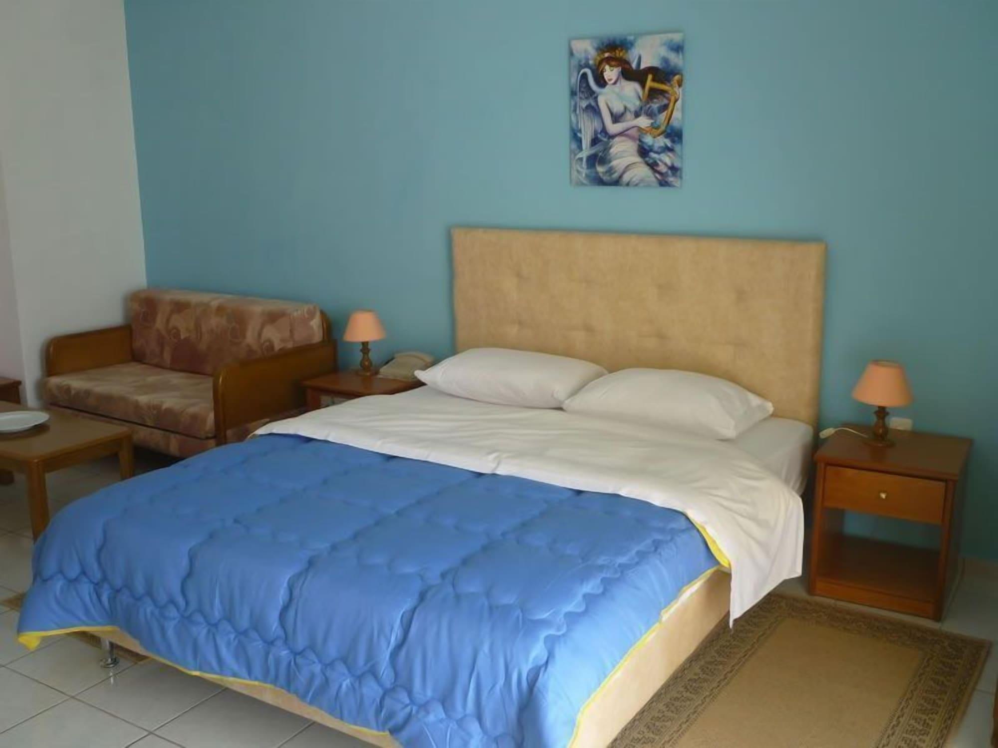 Hotel Oasis Kyparissia Exterior photo