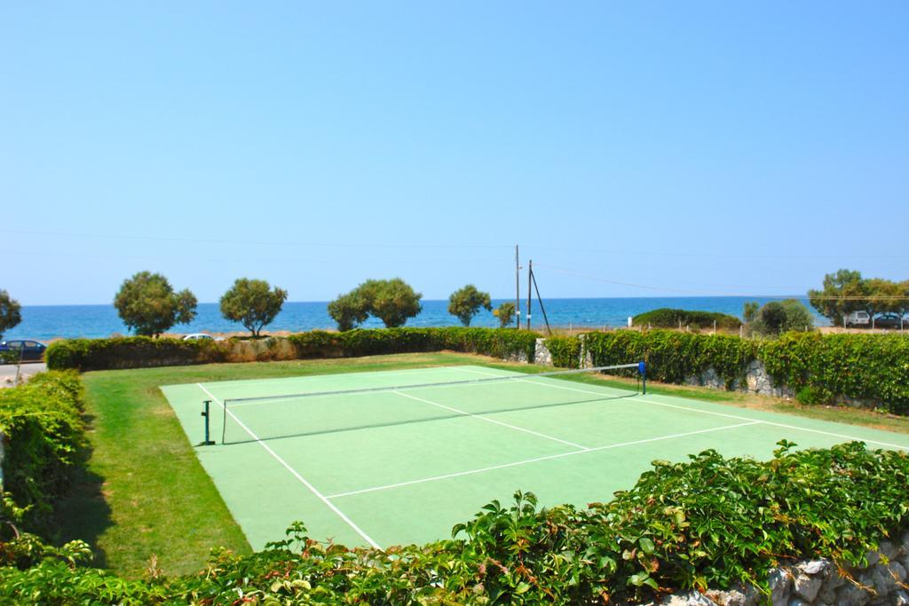 Hotel Oasis Kyparissia Exterior photo