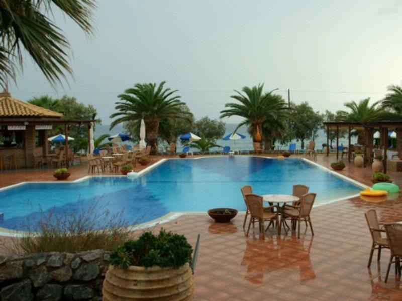 Hotel Oasis Kyparissia Exterior photo