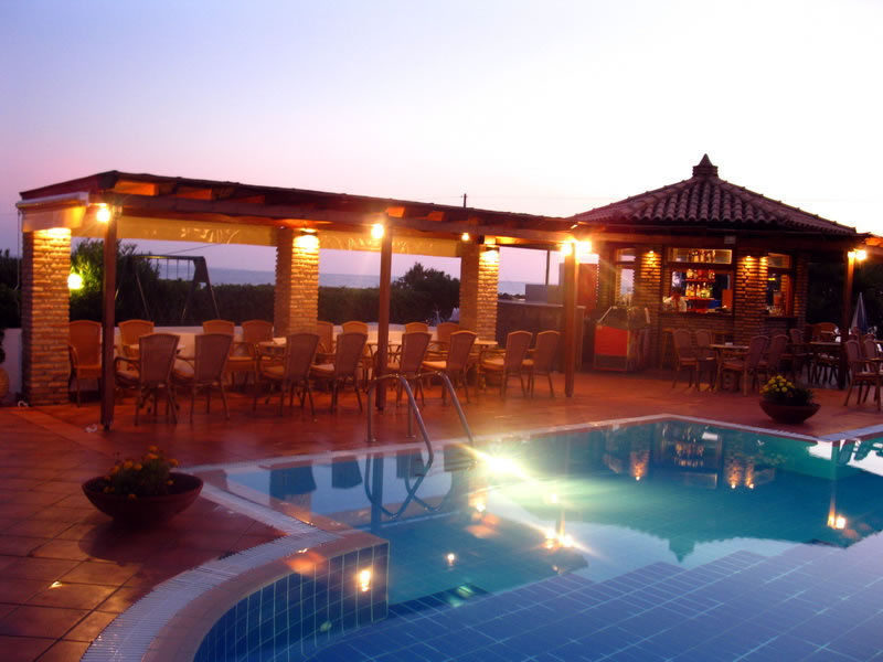 Hotel Oasis Kyparissia Exterior photo